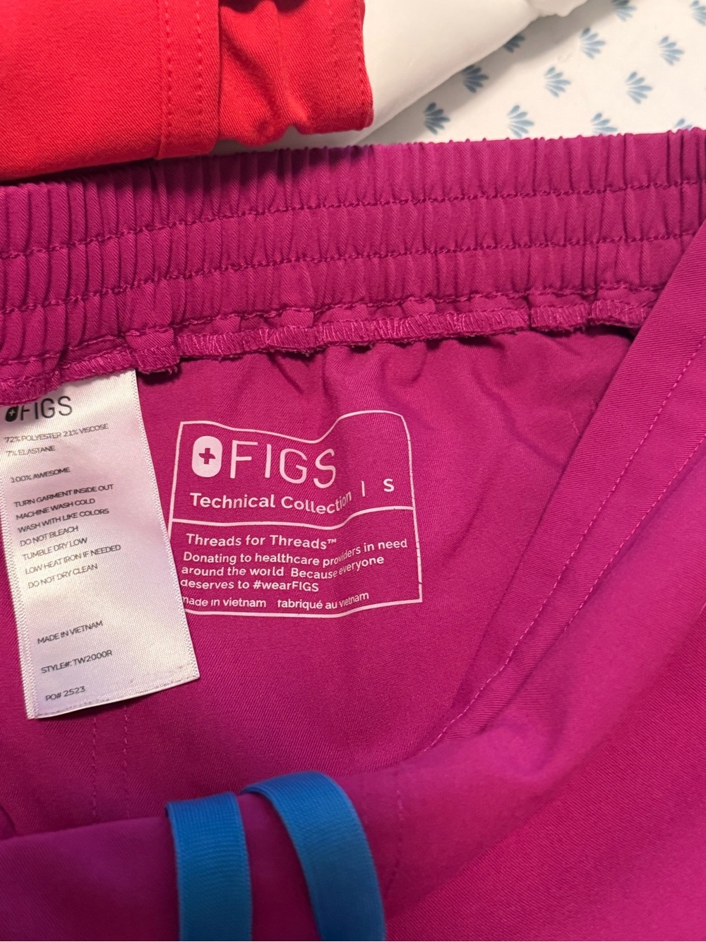 Womens Figs Set Size Small Fuchsia Color - Picture 3 of 3
